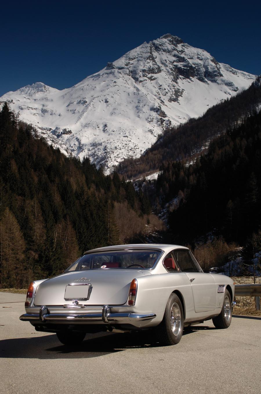  Ferrari 250 GTE 1963 года  (фото 8 из 24)